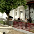 N1 u Duboni: Porodice i meštani odaju poštu stradalima, došao i premijer