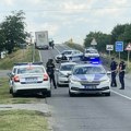 Teretnim vozilom udario u policijska vozila