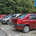 (Foto) "Ako se ovako parkiraš..." neko je imao hit poruku za vozača u novom sadu! Komična opomena koja nije mogla proći…