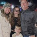 Погинула цела породица: Ово су чувени возач, његова супруга, ћерка (13) и син (5) који су страдали у језивом паду авиона