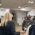 Paparaco! Goca Lazarević kupuje na sniženju: Pevačica skockana od glave do pete između rafova sa sniženom cenom