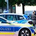 Pokušao da podmiti inspektora da bi dobio potvrdu o ispravnosti vozila: Policajac iz Augzburga kažnjen sa 7.800 evra