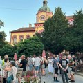 Završen protest u Sremskim Karlovcima zbog pretnji silovanjem aktivistkinji: "Niko nije sam"