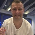 Silvija Nedeljković slavi rođenje blizanaca: Ponosni tata nazdravlja rakijom sa gostima, na veselju peva poznata pevačica