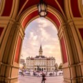 Grad Novi Sad najavio jednokratnu pomoć najstarijim građanima i jeftinije stanove