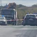 Težak sudar na Siciliji, poginula četvorica radnika: Vatrogasci izvlačili dve žrtve iz vozila