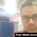 Antiratni aktivista Nikitin pušten da uđe u Srbiju