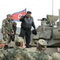 Kim Džong Un komandovao vežbama vazdušno-desantnih snaga: Provera borbenih dejstava u neočekivanim okolnostima (foto)