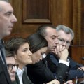 U Skupštini Srbije udaranje u klupe, pištaljke, zaletanje na predsedavajućeg