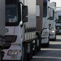 Teretna vozila čekaju sedam sati na graničnom prelazu Batrovci