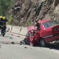 Teška nesreća na putu za rašku: Sudarili se autobus i auto, strahuje se da ima mrtvih (uznemirujući foto)