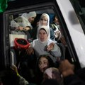 Izrael oslobodio 90 Palestinaca nakon što je Hamas pustio na slobodu troje izraelskih talaca