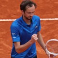 Medvedev i Fis u osmini finala mastersa u Rimu