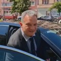 Ministar prosvete prvi put u Novom Sadu: Od studenata i građana pobegao na sporedni izlaz