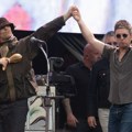 Suze i pivo, "Blic" na koncertu Oasis na Vembliju: Ako ste mislili da je sve zbog para, onda ne znate puno o rokenrolu (foto…