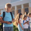 Osnovcima zabranjeni mobilni telefoni, gazirana pića i veštački nokti! Odluka u školi u u Hrvatskoj usvojena jednoglasno, evo…