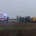 (Видео) Четворо мртвих код Руме: Тешка саобраћајна несрећа на ауто-путу, извучена тела из смрсканог комбија, има и повређених…