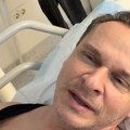 "Tokom operacije su uklonjeni problemi" Glumac se oglasio iz bolnice: "Uradio sam sve pod anestezijom, tako je lakše"