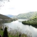 Selo Veseniće kod Tutina – uz Semirovu kafu na žaru i pogled od milion dolara na jezero Gazivode