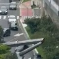 Vozači gledali smrti u oči: Kran pao na vijadukt, naleteo voz pun putnika, tone metala pale na automobile