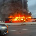 Krenuo u regularnu trasu, pokupio putnike pa izbio haos: Detalji požara u kojem je izgoreo autobus na Brankovom mostu
