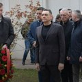Doskorašnji direktor BIA Vulin položio venac na Miloševićev grob