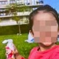 Devojčica (3) nestala iz parka ubrzo nakon ove fotografije: Posle 13 sati našli je u stanu starijeg muškarca