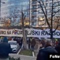 Novosadski studenti otišli na "prijateljski razgovor" do zgrade BIA