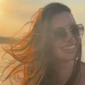 Voditeljka uživa na brodu sa mužem: Romantične fotografije voditeljke oduzimaju dah (foto)