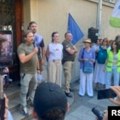 Protest ispred Pete beogradske gimnazije povodom neobnavljanja ugovora o radu sa sedam profesora