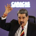 VIDEO Maduro se pohvalio mobilnim telefonom: „Dao mi ga je Si, ni Amerikanci ne mogu da ga prisluškuju“