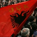 Albanci ostavili zloglasne simbole pored srpske crkve! Jeziva scena kod Kosovog Polja