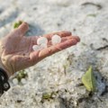 Klimatolozi upozoravaju: Preti nam ekstremni grad prečnika preko 5 cm, koji pravi veliku štetu, a posebno su na udaru ova…
