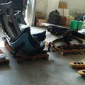 Zaplenjen kombi pun auto-delova bez dokumentacije