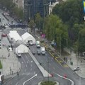 Nepoznate osobe u prisustvu policije proširuju šatorsko naselje ispred Skupštine Srbije