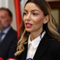 Ovaj zverski čin je posledica atmosfere linča koju fabrikuju blokaderi Mesarović oštro osudila teroristički napad ispred…