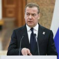 Медведев: Напад „орешником“ најбољеи лек за смирење режима у Кијеву