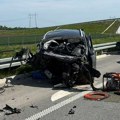 Stravični prizori na autoputu kod Rume! "Ford" vozio u kontra-smeru i direktno se zakucao u automobil: tri osobe poginule na…