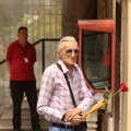 Tuga na Novom groblju: Kolege došle da upute poslednji pozdrav Andriji Bajiću, Mirko Kodić nosi crvenu ružu, a tu je i poznata…