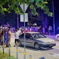 Deo građana nasrnuo na policiju u Leskovcu zbog zaustavljanja neispravnog automobila (video)