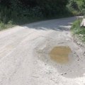 Popova umesto vodom poprskana osokom, meštani pozvali inspekciju