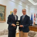 Predsednik Vlade Srbije s ministrom S.Makedonije, predsednikom Demokratske partije Srba