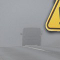 Spustila se magla, vozači na mukama: Oprez ako se krećete ovom deonicom auto-puta