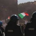 Veliki protesti širom Italije: Demonstranti pokušavali da probiju policijske barijere i uđu u zgrade institucija, policija…