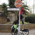 Uhapšen osumnjičeni za krađu uličnog znaka Benksija u Londonu