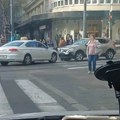 Sudar tri vozila na uglu Resavske i kralja Milana! Pričinjena veća materijalna šteta (VIDEO)