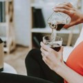 Da li je opasno za trudnice da piju alkohol u umerenim količinama?