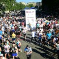 Sportski praznik u Beogradu - maraton briše i razlike između "večitih" rivala FOTO