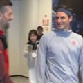 "Gde si matori!" Kakav susret u Šangaju, Novak Đoković naleteo na Rodžera Federera (video)