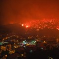 "Apokaliptične" scene u Turskoj: Vatrena stihija guta naselje, neki ljudi su zarobljeni, čuju se eksplozije (VIDEO)